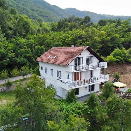 Amani Apartman Kovacevo Polje Kültér fotó